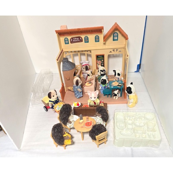 Calico Critters Village Pizzeria Sylvanian Families Forest Pizza Shop Orig Box - Picture 1 of 16